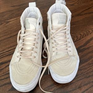 VANS Faux Fur lined High Tops, Women’s Size 8.5, Men’s 7